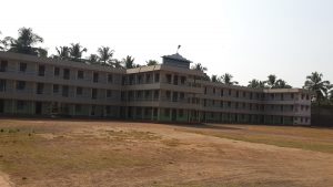 Bir Birelvi Üniversitesi Avlusu, Kerela- Hindistan